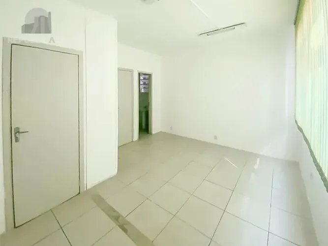 Sala Comercial de 50m² para Alugar, 4 salas divididas - Centro Histórico