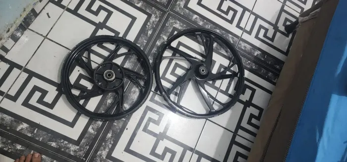 Vendo as duas por 250