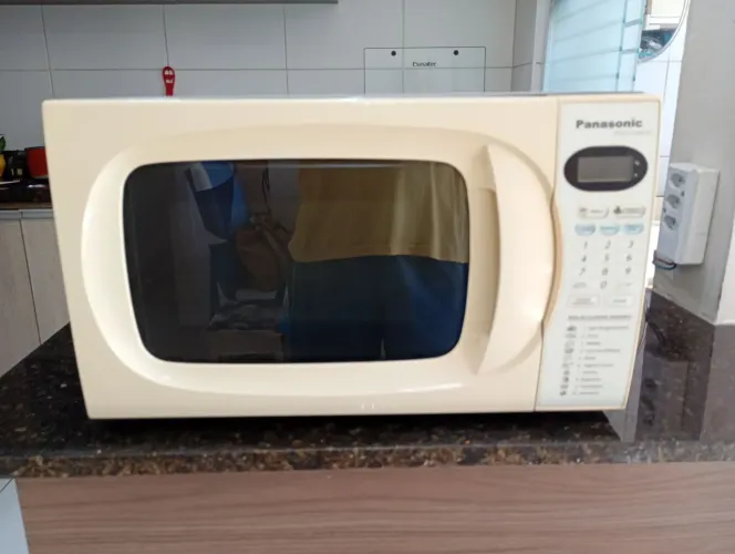 Microondas Panasonic Piccolo 27 Litros 