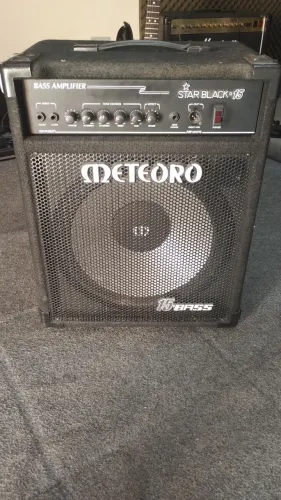 Amplificador de Baixo StarBlack 15