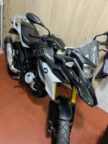 Vendo gs310  moto está novinha, so pegar e andar óleo trocado a 1 semana.