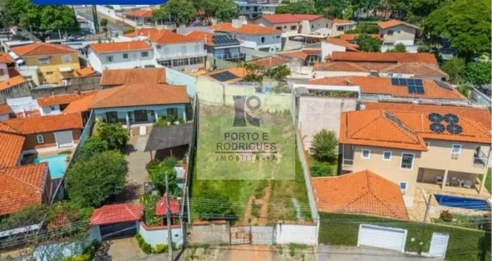 Sobrado com piscina aquecida a venda no bairro Jardim Ipaussurama em Campina SP.