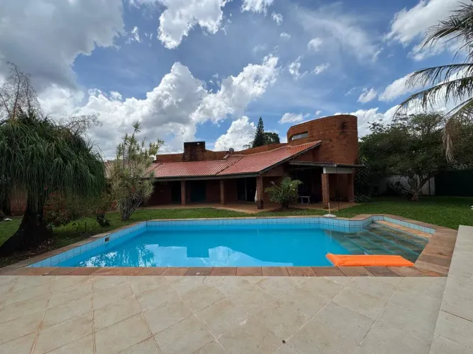 MEDITERRÂNEO - R$ 2.300.000 - Sobrado à venda, 3 Quartos (2 Suítes), 447m², 8 Vagas, Gleba