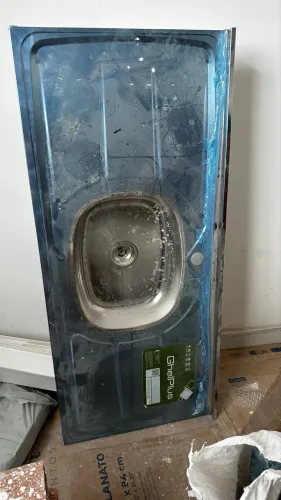 Vendo pia de inox, pia de banheiro, pia de lavanderia e vaso sanitário