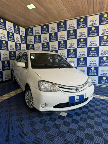 Toyota Etios XLS 1.5 Flex 16V 5P Mec. 2013