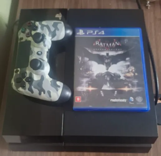 PS4 com contrôle + 1 jogo