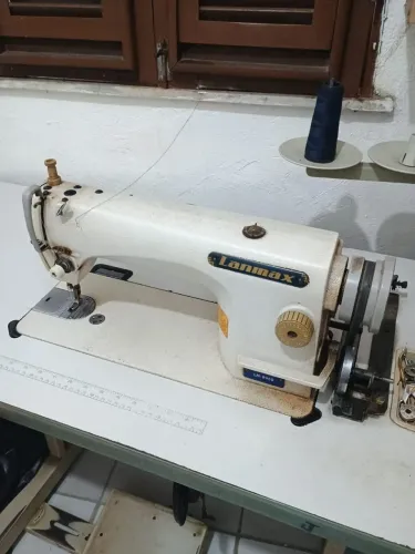 Máquina Reta Industrial Semi Nova