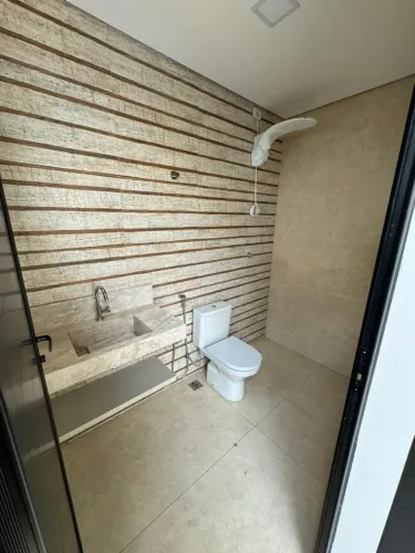 " Casa Moderna Arniqueiras Lote 426m2 - 3 Suítes, Piscina e Churrasqueira }