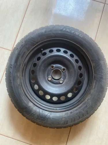 Roda aro 15 pneu 185 65-15 HB20