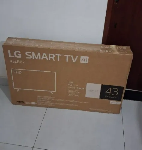 NOVA E LACRADA | Smart TV LG Full HD 43" com Wi-Fi 5, ThinQ AI, HDR10, USB e Bluetooth