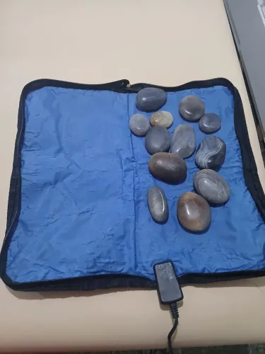 Kit Pedras quentes para massagem e bolsa térmica