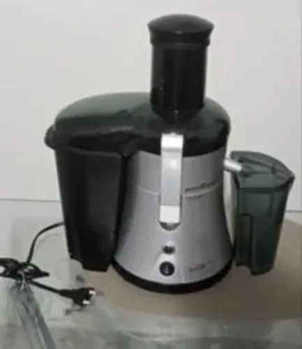 Centrífuga Britânia Juicer em ótimo estado 700W 2 Velocidades