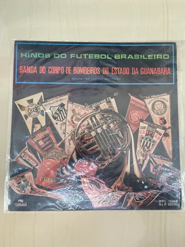 Disco de Vinil - Hinos do Futebol Brasileiro sob a regência do Capitão Othonio Benvenuto.