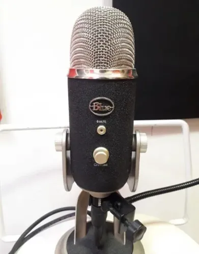 microfone condensador Blue Yeti Pro