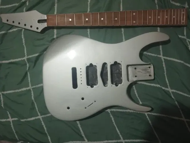 Corpo e braço de guitarra HSH