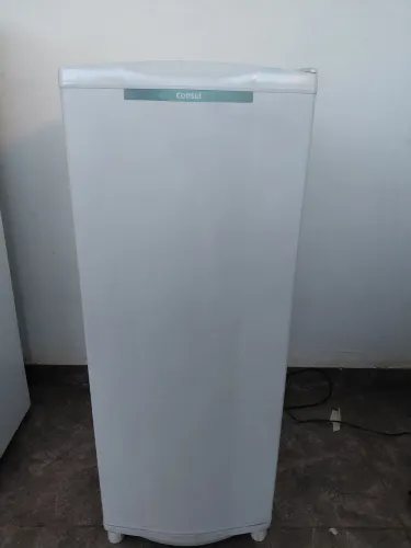 Geladeira consul 300 litros completa gelo seco funcionando perfeitamente com toda as pecas