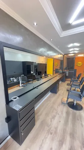 Vendo bancada barbearia (não vai espelho)