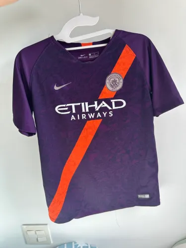Camisa Manchester city roxa retrô 2018/2019 tam XL infantil serve PP mais justa no corpo