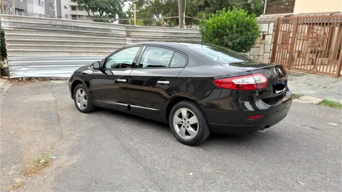 Renault Fluence Sed. Dynamique 2.0 16V Flex Aut. 2013