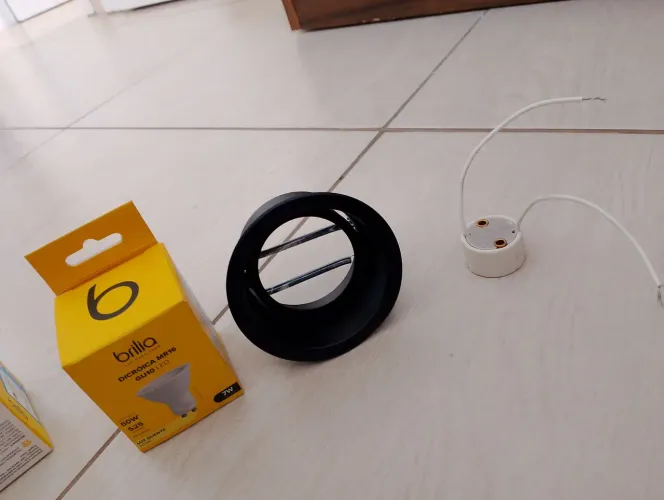 Kit Spot de Embutir Completo + Lâmpada LED Dicróica MR16 Brilia 7W