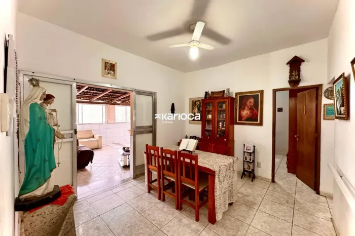 COBERTURA DE 95M² COM 2 QUARTOS | 2 BANHEIROS | 1 VAGA | PRAÇA ALMIRANTE JACEGUAI - BAIRRO