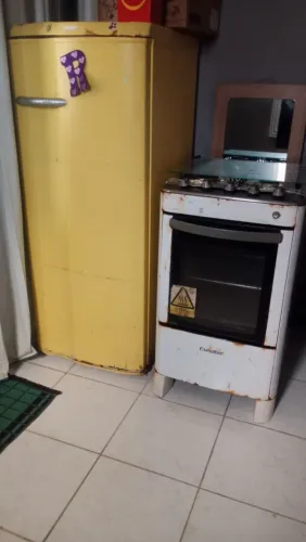 Venda-se Geladeira com fogão juntos
