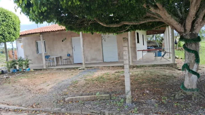 Vende-se casa com ponto comercial 