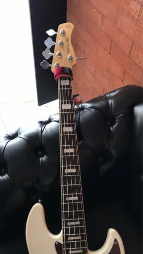 baixo sire marcus miller v7 1era geração