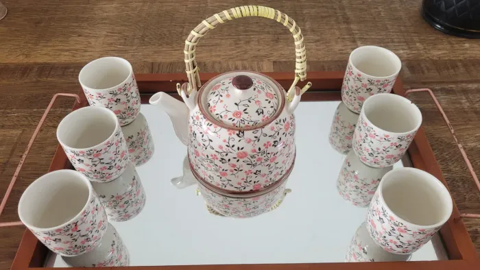 jg de chá de porcelana acompanha bandeija 