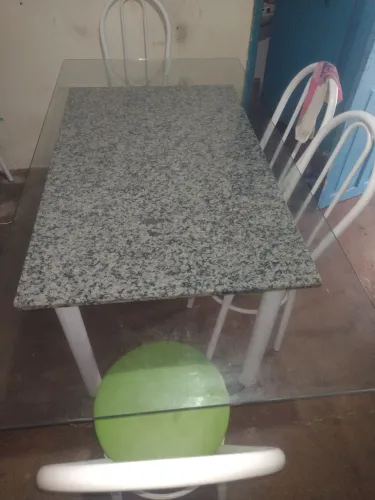 Vendo mesa para seu conforto alimentar