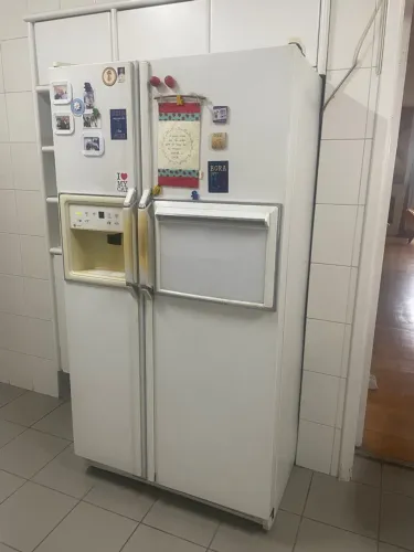Geladeira e freezer side by side