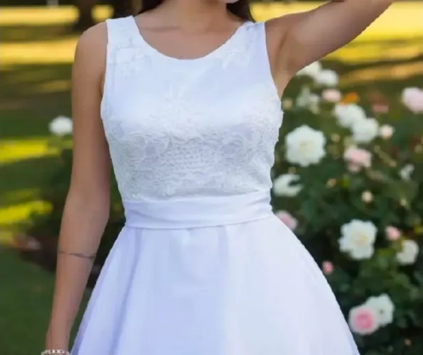 Vestido de noiva Novo( vesti so para foto) 