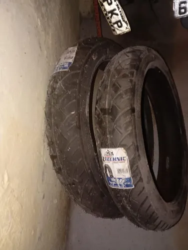 Pneu novos de Transalp nunca usados e outras peças desníveis no preço