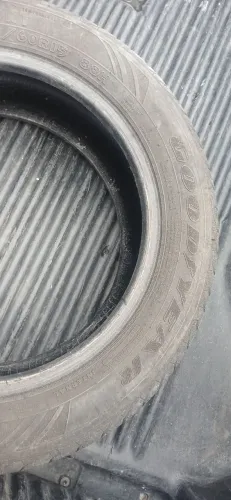 Pneu aro 15 semi-novo