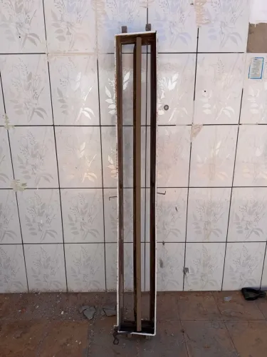 Janela basculante 185x25