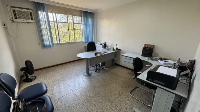 Sala comercial para venda tem 30 metros quadrados frente elevador em Jardim da Penha - Vit
