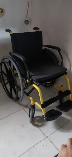 Cadeira de rodas nova