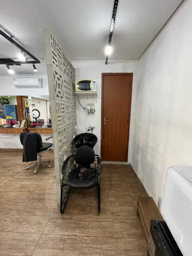 Ponto Barbearia a 7 anos montada pra 4 cadeiras