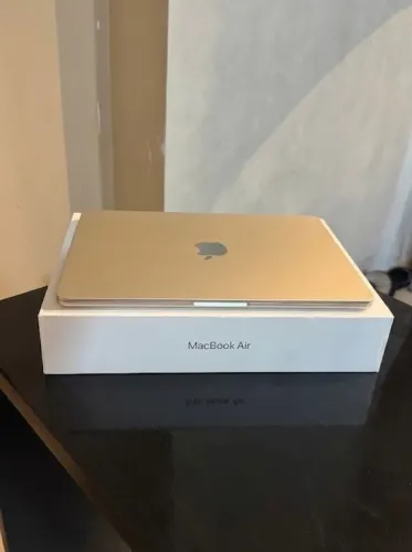 Apple Macbook Air 2025 13,6 Pol M4 - 16GB RAM, 256GB SSD
