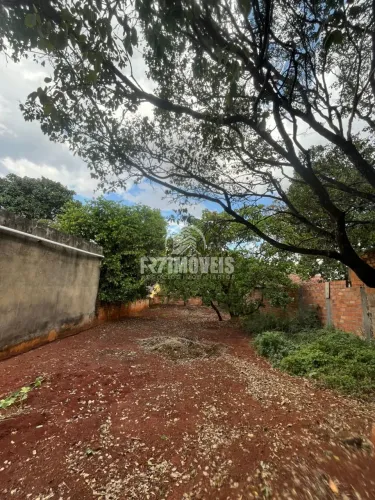 Lote plano de 360m² pronto para construir no Recanto do Bosque em Goiânia