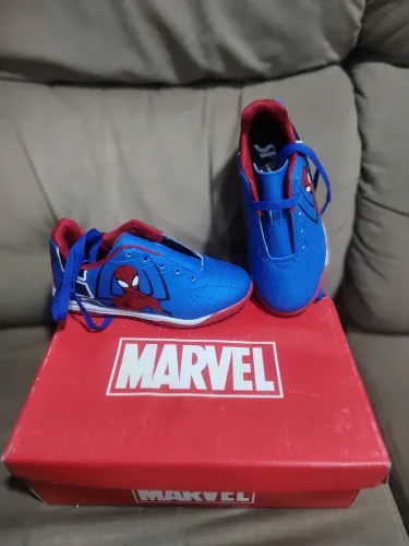 Chuteira Futsal Infantil Marvel Homem-Aranha (modelo Dray / Marvel