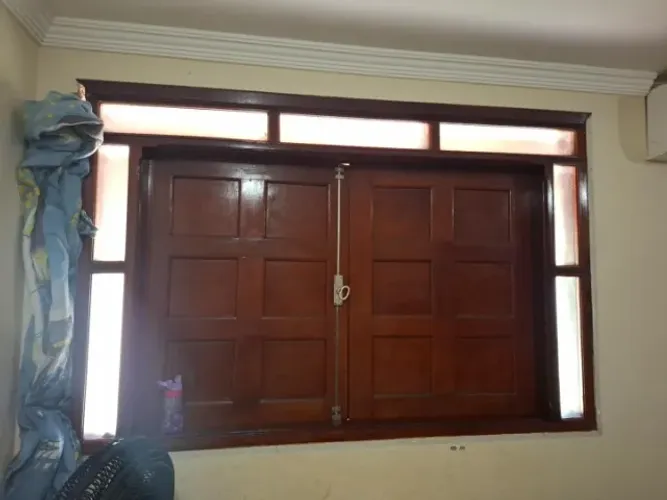 Janela madeira maciça 2m×1,5m