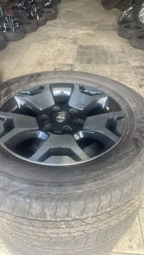Roda Hilux SW4 aro 18 original de fabrica