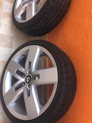 JOGO DE RODAS STRONG VOLCANO ARO 18X7 
