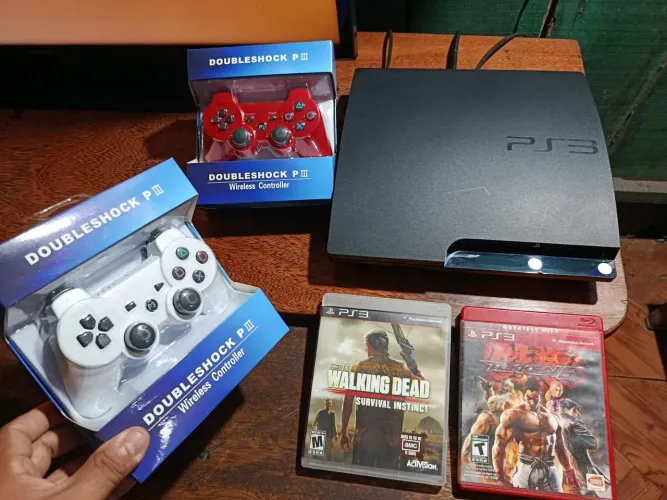 Ps3 destravado com 2 controles novos e 52 jogos aceito cartão
