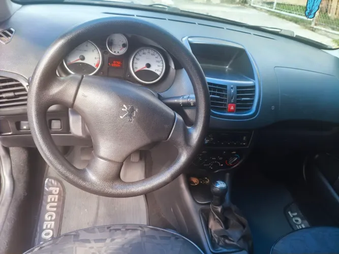 Peugeot 207 XR Sport 1.4 Flex 8V 5P 2010