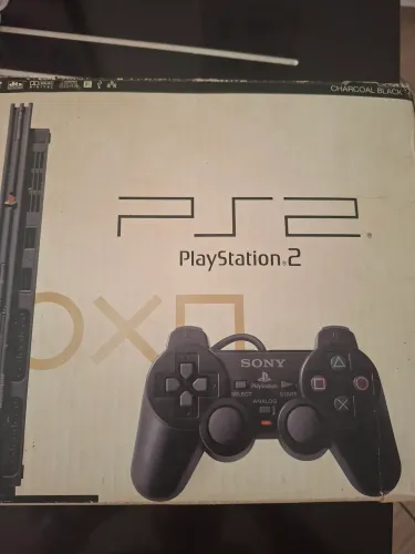 PlayStation 2 - PS2 na caixa.