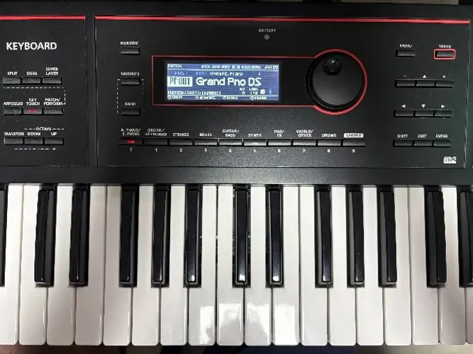 Teclado Roland XPS-30 Super conservado com sampler
