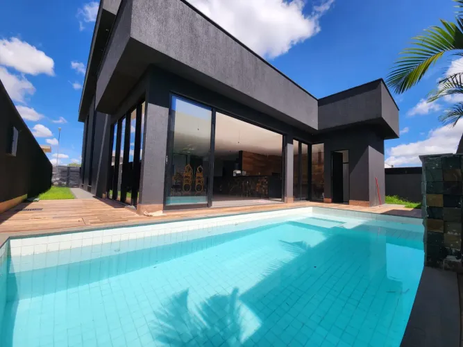 Casa de condomínio sobrado para venda 330 metros com 4 quartos Portal do Sol Green Goiania