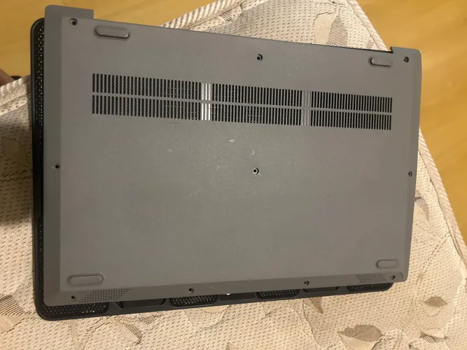 Capa de baixo do Lenovo Ideapad
